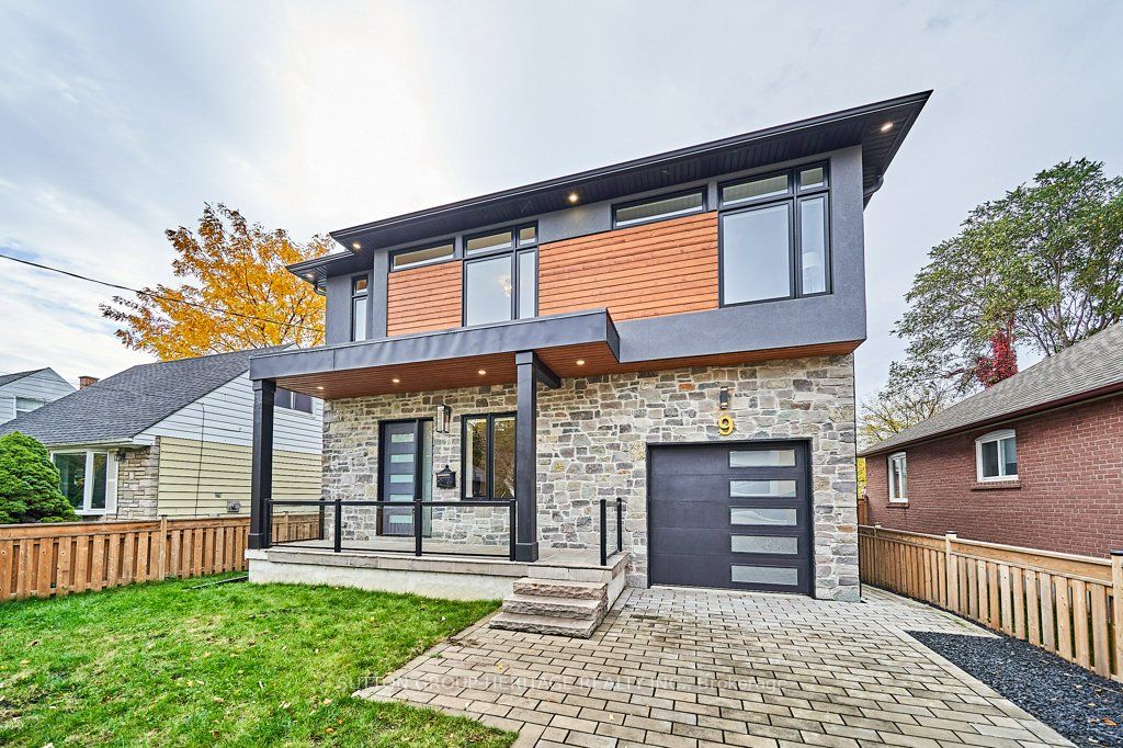9 Finsbury Crescent, Toronto, Ontario