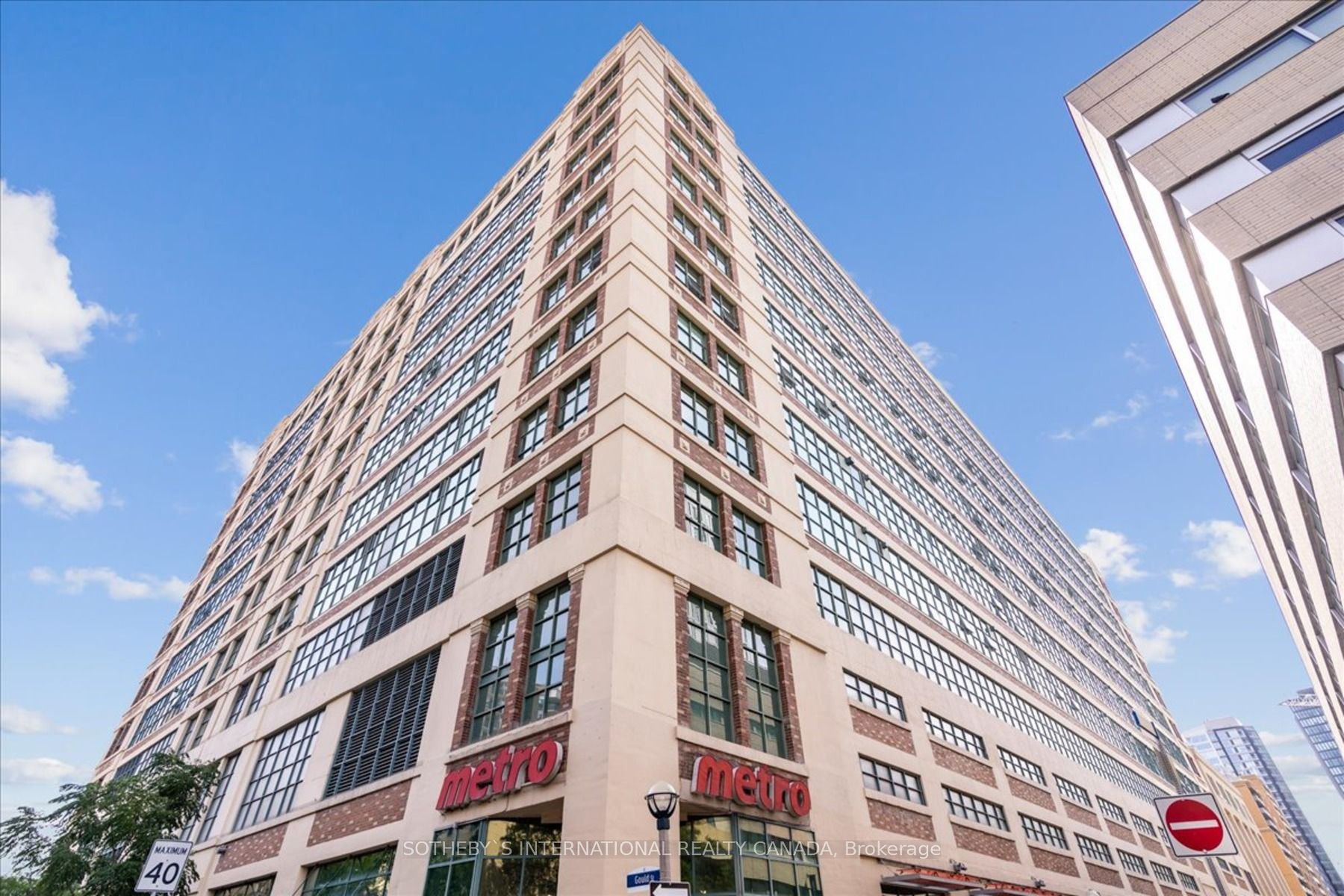#909 155 Dalhousie Street, Toronto, Ontario