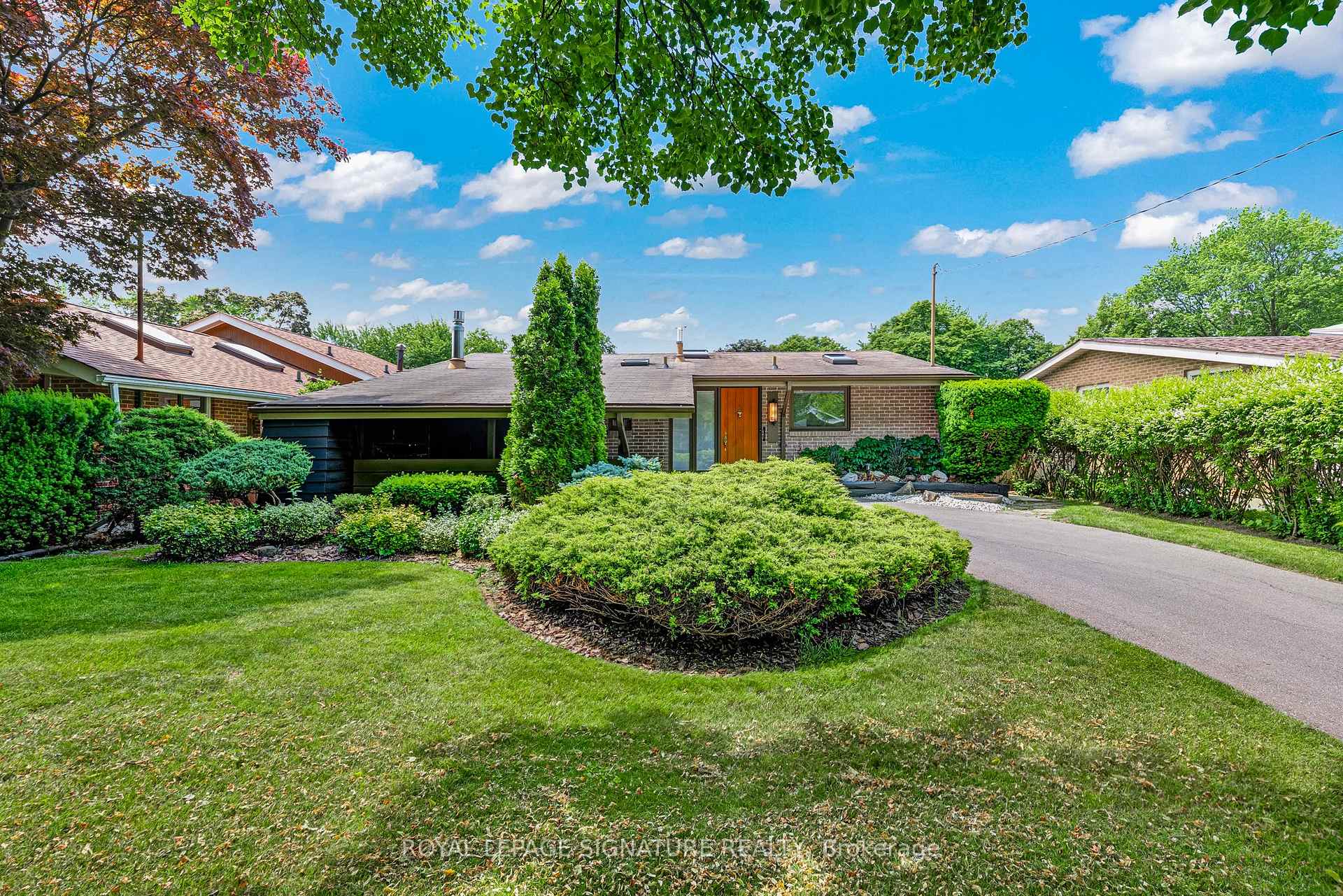 10 Oakley Boulevard, Toronto, Ontario