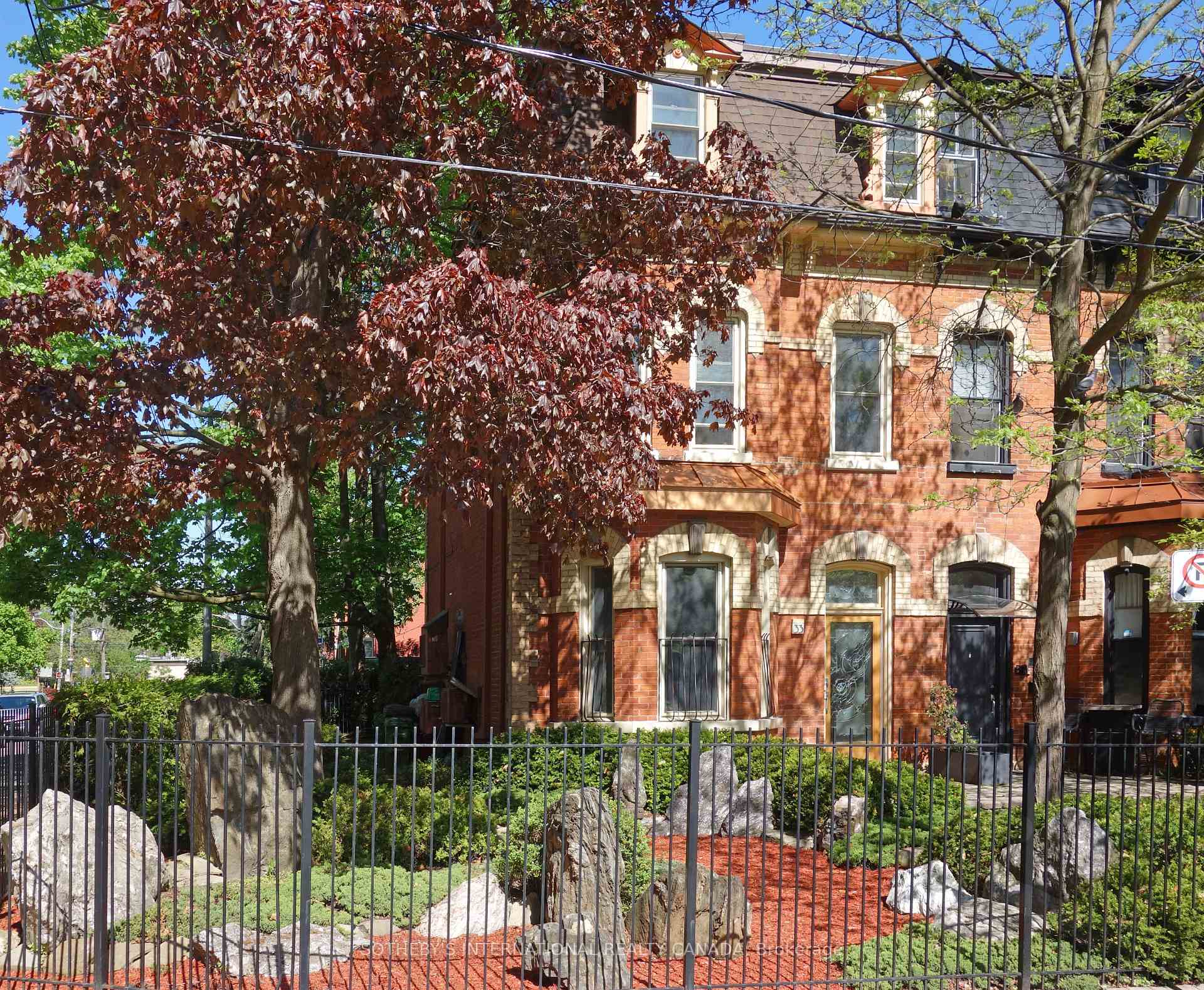 33 Rose Avenue