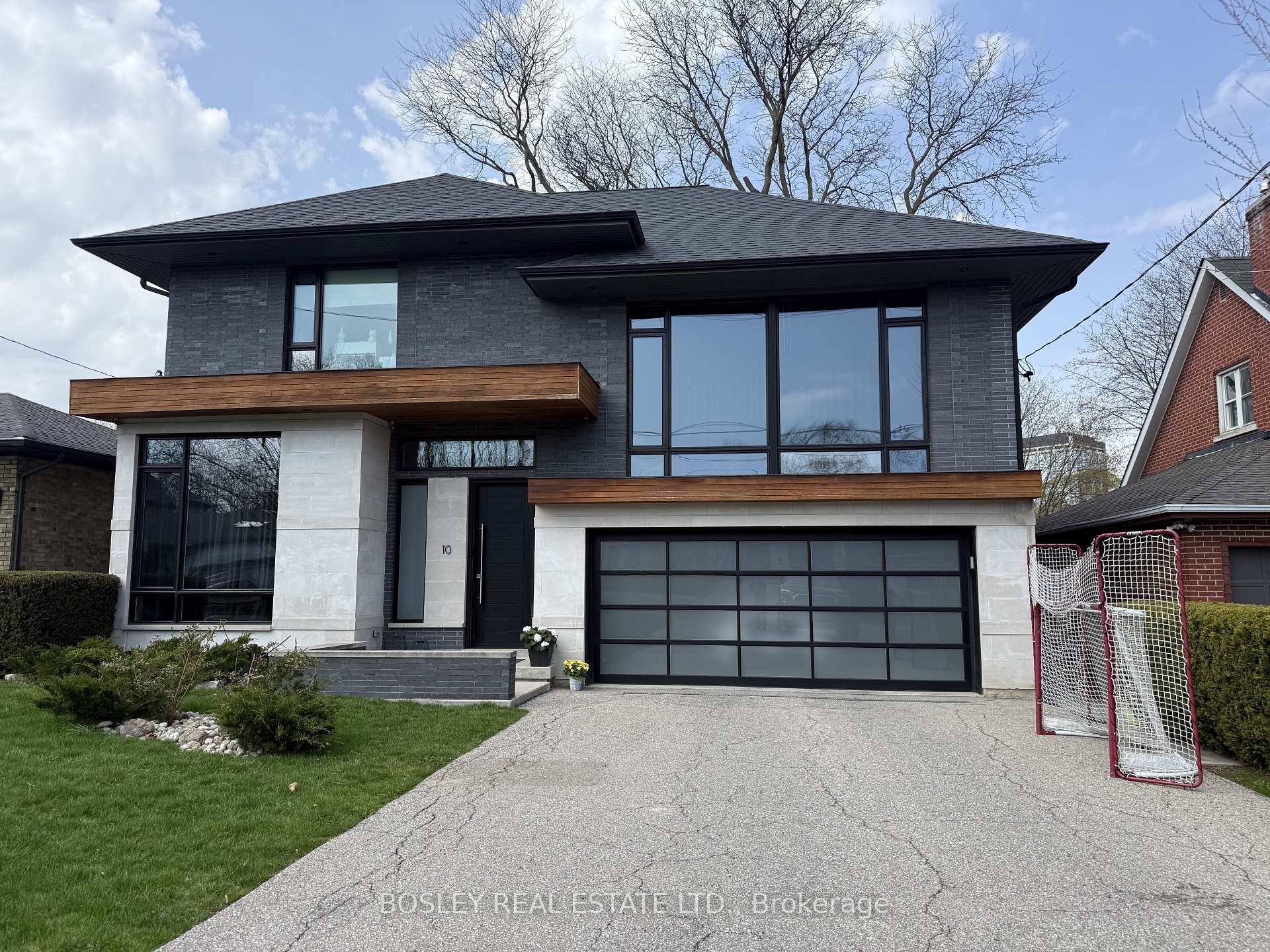10 Graystone Gardens, Toronto, Ontario