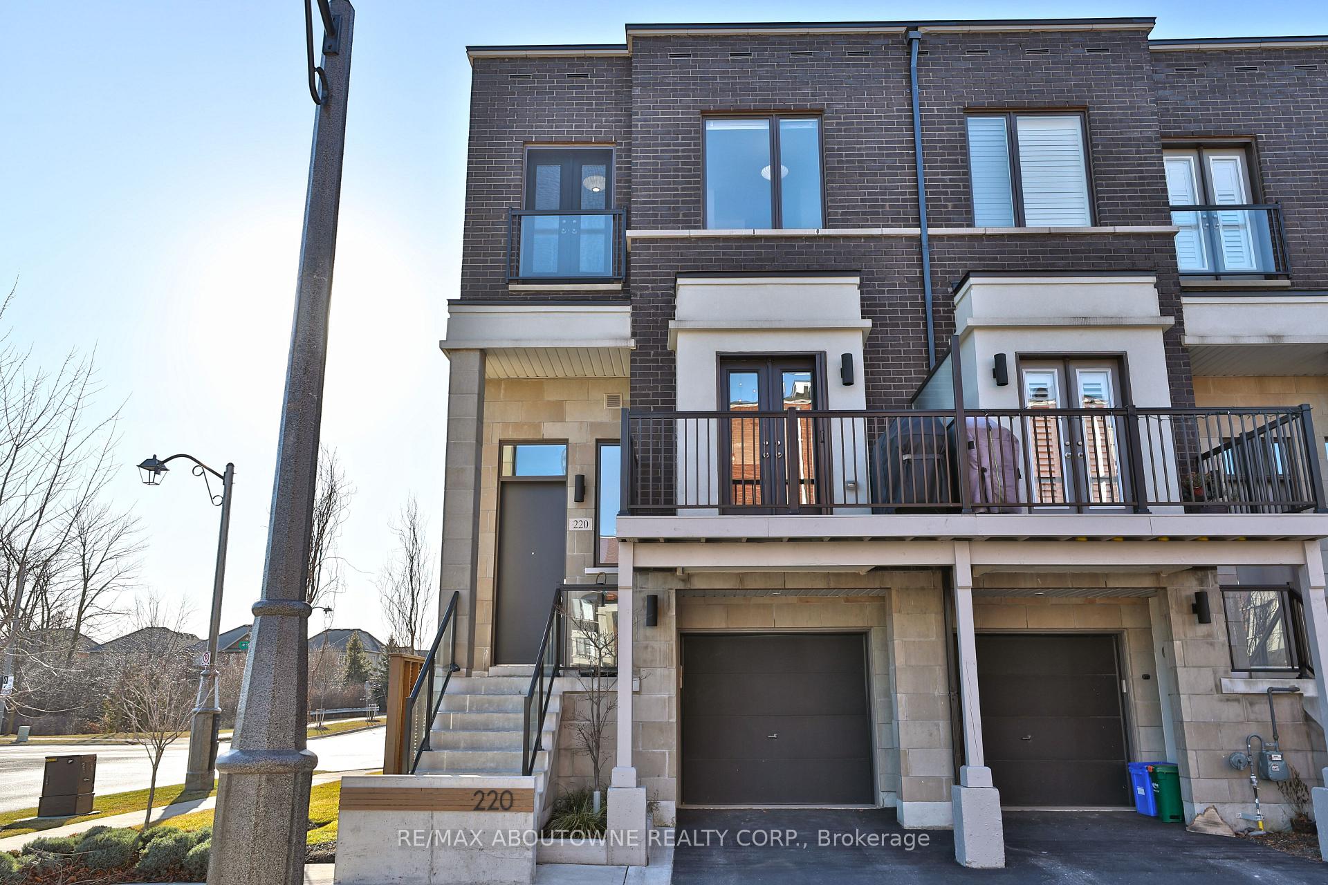 220 Vellwood Common, Oakville, Ontario