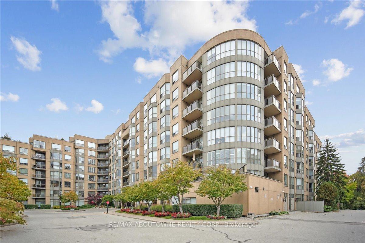 #314 2511 Lakeshore Road W, Oakville, Ontario
