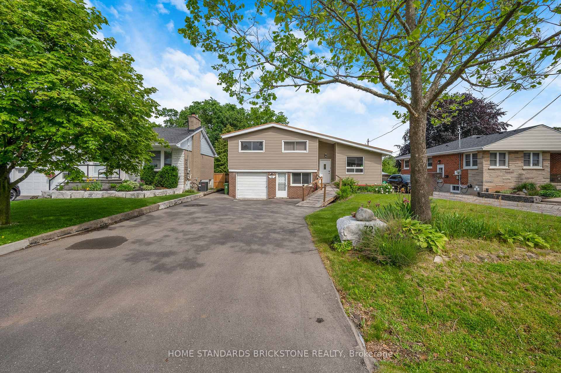 72 Mountain Avenue N, Hamilton, Ontario