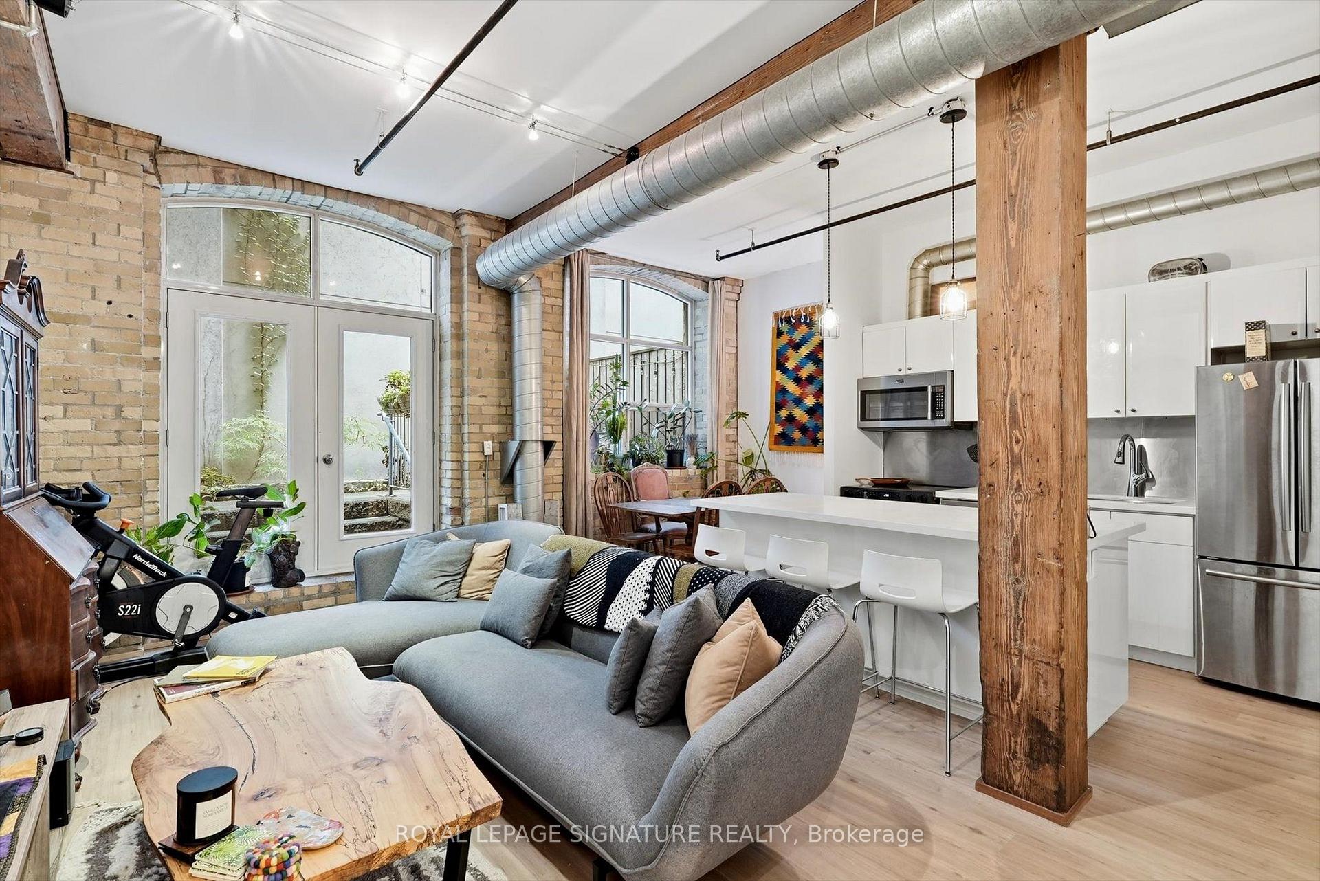 #103 383 Adelaide Street E, Toronto, Ontario