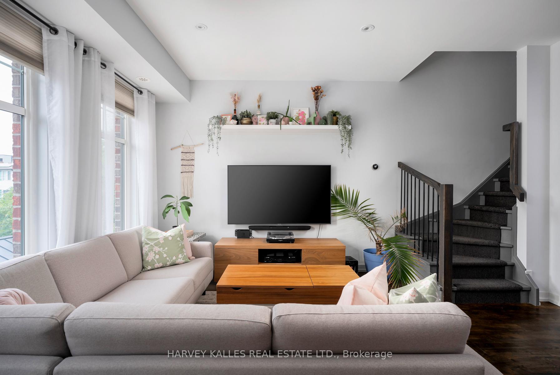 #45 140 Broadview Avenue