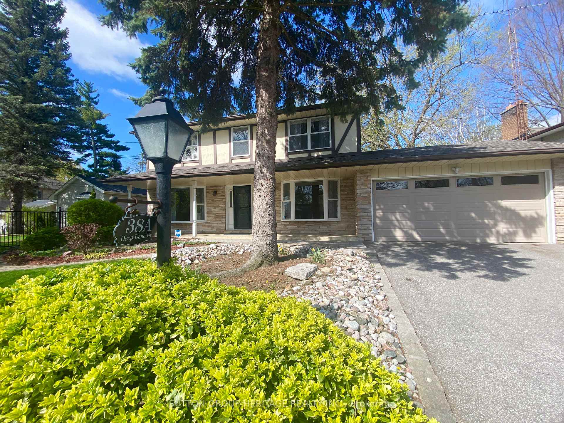 38A Deep Dene Drive, Toronto, Ontario