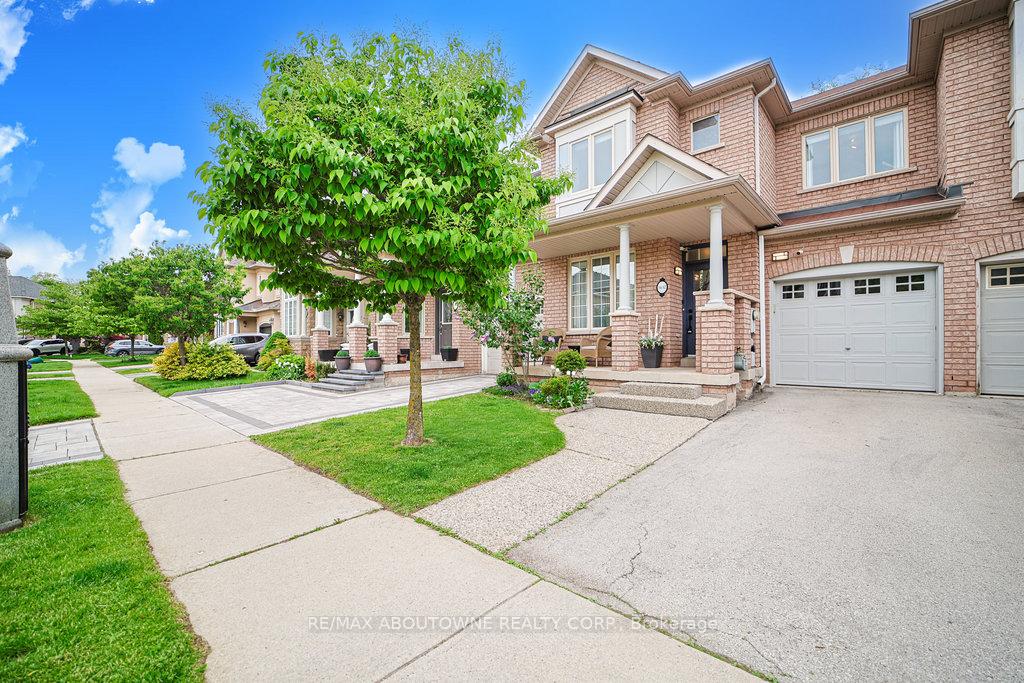 3432 Robin Hill Circle, Oakville, Ontario